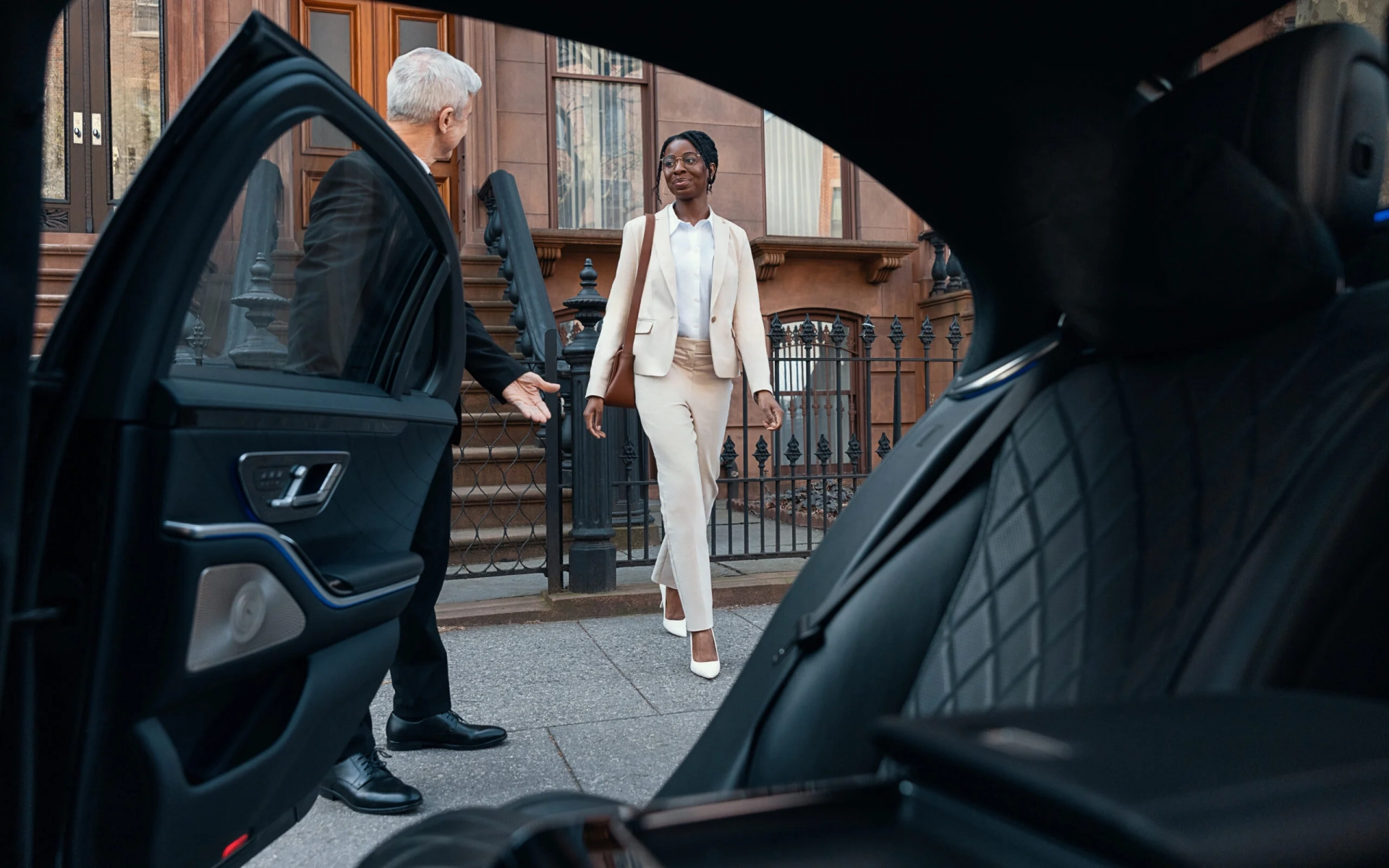Travel-from-A-to-B-in-Portland-OR-by-Private-Chauffeur-for-Ultimate-Convenience